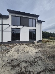Продаж котеджу біля парку на Зимній Воді