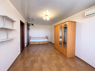 Продаж 2-кімнатної квартири 46 м², Київська вул.