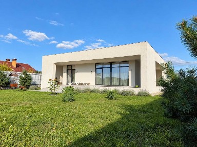 Будинок 90 м² із терасою навколо - передмістя Рівного