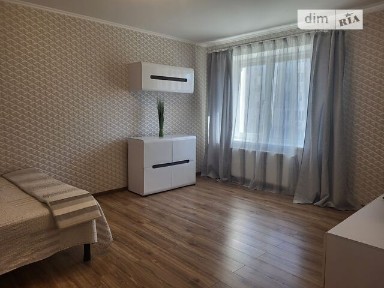 Продаж 1к квартири 42 кв. м на вул. Академіка Ющенка 5 • ID 34998199