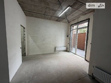 Продаж офісного приміщення 38 кв. м. на 0 поверсі на вул. Миколаївська, семиповерхова будівля • ID 34998037