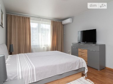 Продаж 1к квартири 42 кв. м на вул. Софії Русової 7А • ID 34998587