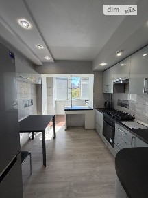 Продаж 3к квартири 65 кв. м на вул. Грушевського Михайла 1 • ID 34999005