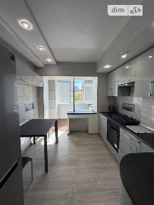 Продаж 3к квартири 64.7 кв. м на вул. Грушевського Михайла 1 • ID 34999005