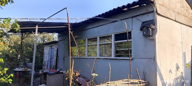Продам дачу, 6 соток (ділянка з будиночком, літньою кухнею, водою), Лози