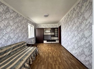Продаж каартири вишневе