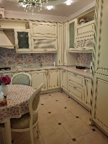 Продам 2-уровневую 4-к. квартиру в р-не областной библиотеки