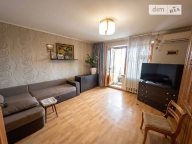 Продаж 3к квартири 68 кв. м на вул. Івана Фунтового • ID 34992412