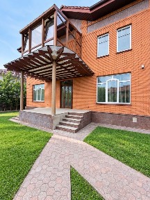 Будинок 470 м2, підвал 139, 10 соток з панелями в закритому містечку. Київ Нові Жуляни