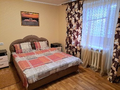 Двокімнатна квартира, центр, Любава