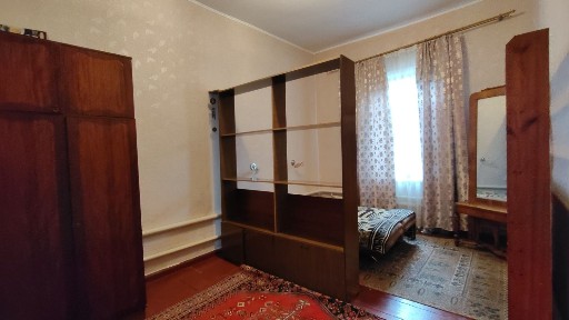 продаж 2-кімн квартири у будинку барачного типу