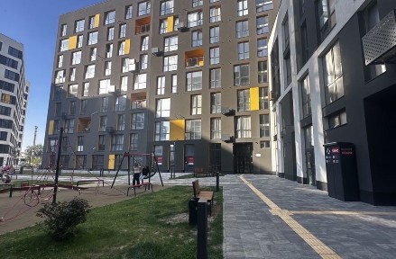 Оренда фасадного-офісного приміщення 122м2 по вул. Б. Хмельницького. ЖК Вежа., Містечко Підзамче., Шевченківський р-н.