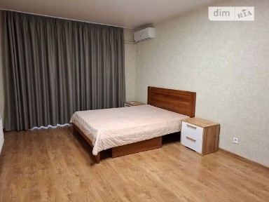 Довготривала оренда 1к квартири на вул. Набережна Перемоги 62 • ID 34999784