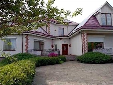 Оренда будинку 300 м², Квітнева