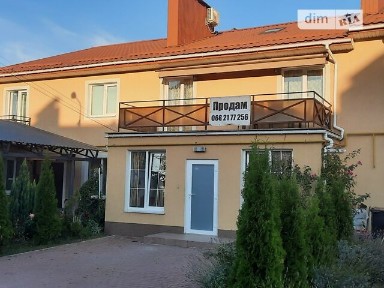 Продаж 3 поверхового таунхауса з ділянкою на 1.48 сотки, 130 кв. м, 4 кімнати, на вул. Кленова 126 • ID 35000038