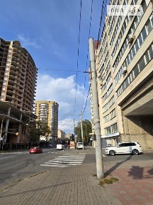 Продаж 2к квартири 100 кв. м на вул. Свободи 19 • ID 35003533