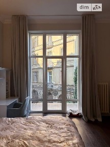 Продаж 3к квартири 130 кв. м на вул. Гнатюка Академіка 24 • ID 35002760