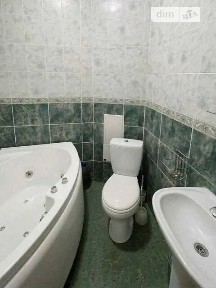 Продаж 2к квартири 65.3 кв. м на вул. Черняхівського 1 • ID 35004763
