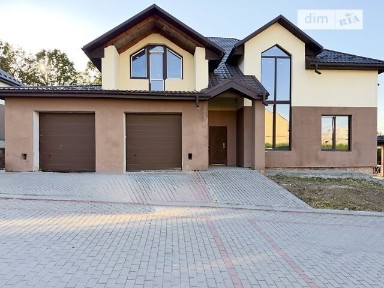 Продаж 2 поверхового будинку з верандою і ділянкою на 6 соток, 295 кв. м, 5 кімнат, на вул. Тролейбусна 14А/13 • ID 35004782