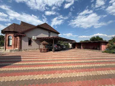 Оренда будинку 150 м²