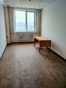 Поруч укриття! Ст. м. Васильківська - 30 секунд! Здам в оренду приміщення-офіс 40 м. кв. Має 2 кабінета. Є генератор! Нежитлова будівля.