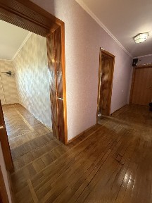 Продаж 2-кімнатної квартири з індивідуальним газовим опаленням, в 5 хв від пляжу, м. Черкаси, вул. Кобзарська