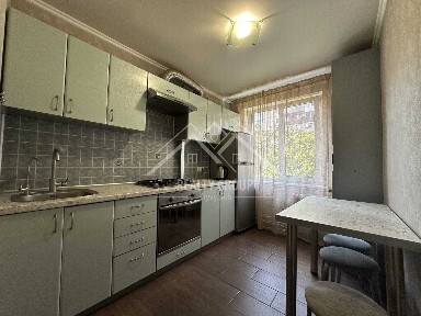 Продаж 3-кімнатної квартири з автономним опаленням - Зарічний