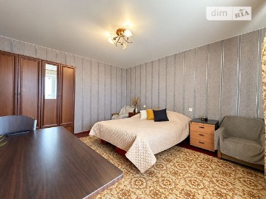 Продаж 1к квартири 27.8 кв. м на вул. Паркова 2 • ID 35008224