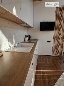 Продаж 2 поверхового будинку з верандою і ділянкою на 6 соток, 35 кв. м, 2 кімнати, на Лісова • ID 35008135