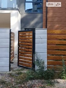 Продаж 3 поверхового будинку з ділянкою на 1.5 сотки, 140 кв. м, 3 кімнати, на вул. Приозерна неприсвєно • ID 35007206