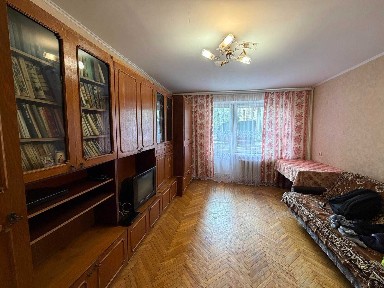 Продаж 2 кім. квартири по вул. Садовій