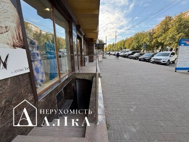 Оренда комерційного приміщення в центрі!