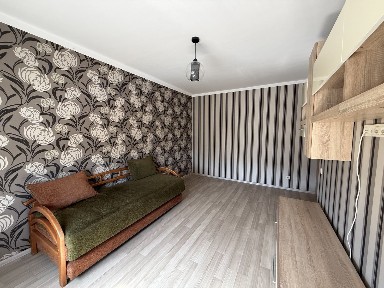 Продам 2 к. квартиру, улица Святослава Рихтера, район Дома Мебели
