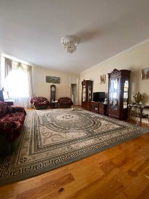 5 комнатная квартира в Историческом Центре, 