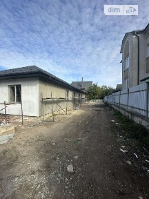 Продаж 1 поверхового дуплекса з ділянкою на 6 соток, 90 кв. м, 3 кімнати, на вул. Січових Стрільців • ID 35012513