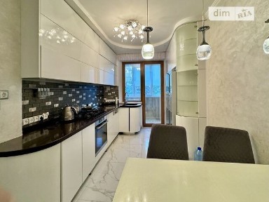 Довготривала оренда 3к квартири на вул. Предславинська 49 • ID 35013513