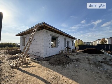 Продаж 1 поверхового будинку з ділянкою на 5.5 сотки, 94 кв. м, 4 кімнати, на вул. Успішна • ID 35012875
