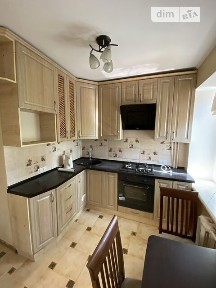 Продаж 2к квартири 42 кв. м на вул. Південна • ID 35009896