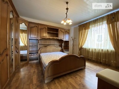 Продаж 3 поверхового будинку з ділянкою на 3 сотки, 300 кв. м, 5 кімнат, на вул. Болгарська • ID 35013866