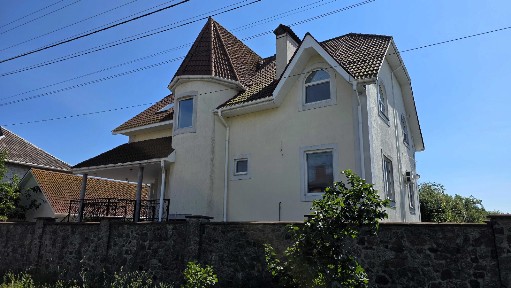 Продаж будинку 360 м² | Мархалівка | 16 соток | 5 кімнат | гараж | камін | цоколь | вул. Незалежності | Відеоогляд