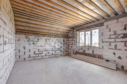 Продаж будинку у Гнідині Бориспільський р-н | 4 кімнати | Гараж | 9-10 соток | Вихід до річки