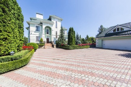 Елегантна заміська резиденція 380 м² з басейном на 45 сотках | Білогородка