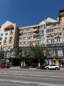 Комерційне приміщення 34 м² у центрі - ремонт, вітрина, орендар