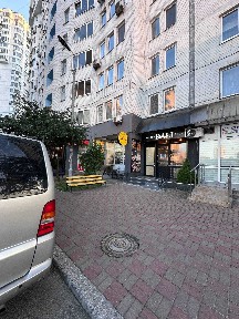 Здається в оренду торговельне нежитлове приміщення (магазин), проспект Бажана, 10, метро Осокорки