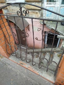 Продаж офісного приміщення 142 кв. м. на 0 поверсі на вул. Прохоровська, триповерхова будівля • ID 35014701