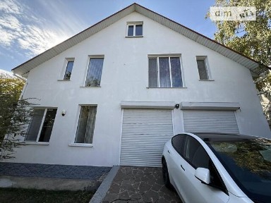 Продаж 2 поверхового будинку з ділянкою на 10 соток, 238 кв. м, 3 кімнати, на вул. Середня • ID 35015090