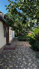 Оренда. Будинок на 4 кімнати площею 101 кв. м. з меблям ита технікою, автономне газове опалення, спокійний район. Телефонуйте
