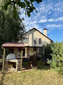 Комфортний будинок за 15 хв. метро Славутич на березі озера пл. 137 м2., 25 сот.