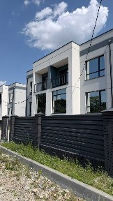 Таунхауси, в зеленій зоні біля річки. Готові!