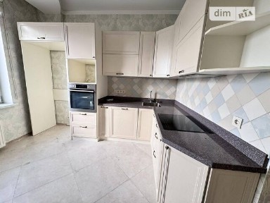Продаж 3к квартири 84 кв. м на вул. Середня 24А • ID 35018225